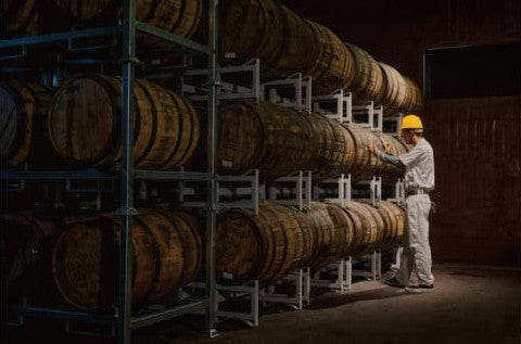 초야 블랙 1.8L 14도 무료배송 – 프랑스 브랜디 블렌드로 완성한 깊고 고급스러운 매실주