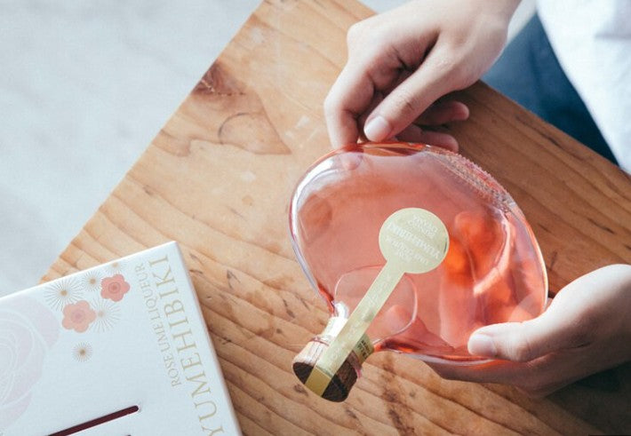 유메히비키 로즈 우메슈 200ml 12% 무료배송 – 정성 담은 장미꽃잎과 매실의 조화, 선물용 감성 리큐어