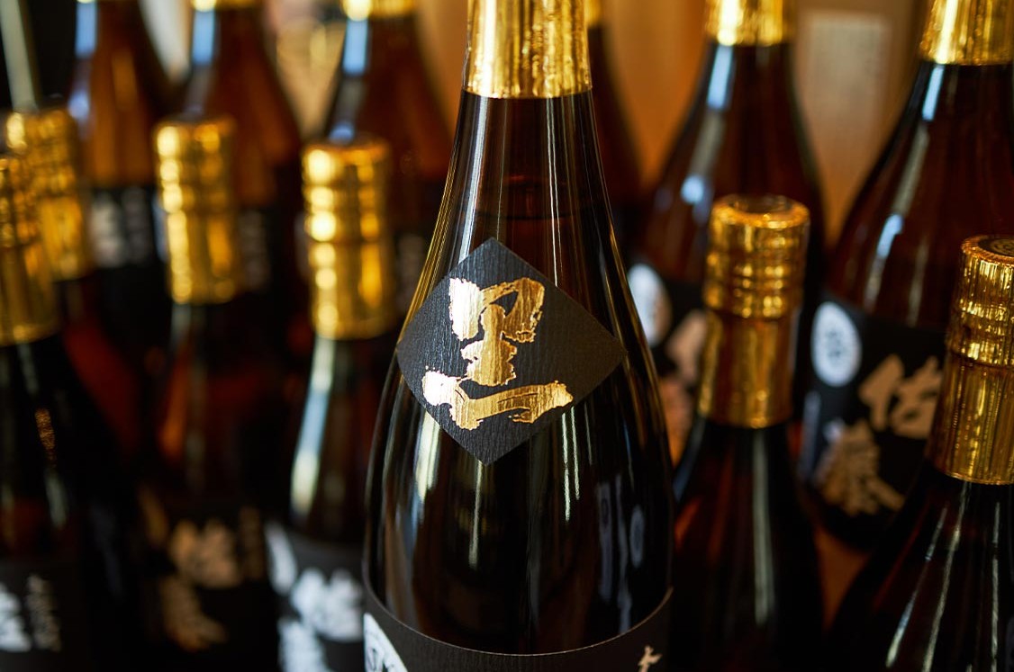 사토 쿠로 고구마 소주 25도 1.8L 무료배송  – 깊은 여운과 감동을 담은 고구마 소주의 정점