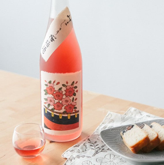 야기 주조 하나후다 벚꽃 매실주 9도 1.8L 무료배송 - 봄꽃의 화사함과 매실의 산뜻함이 어우러진 맑고 부드러운 프리미엄 매실주