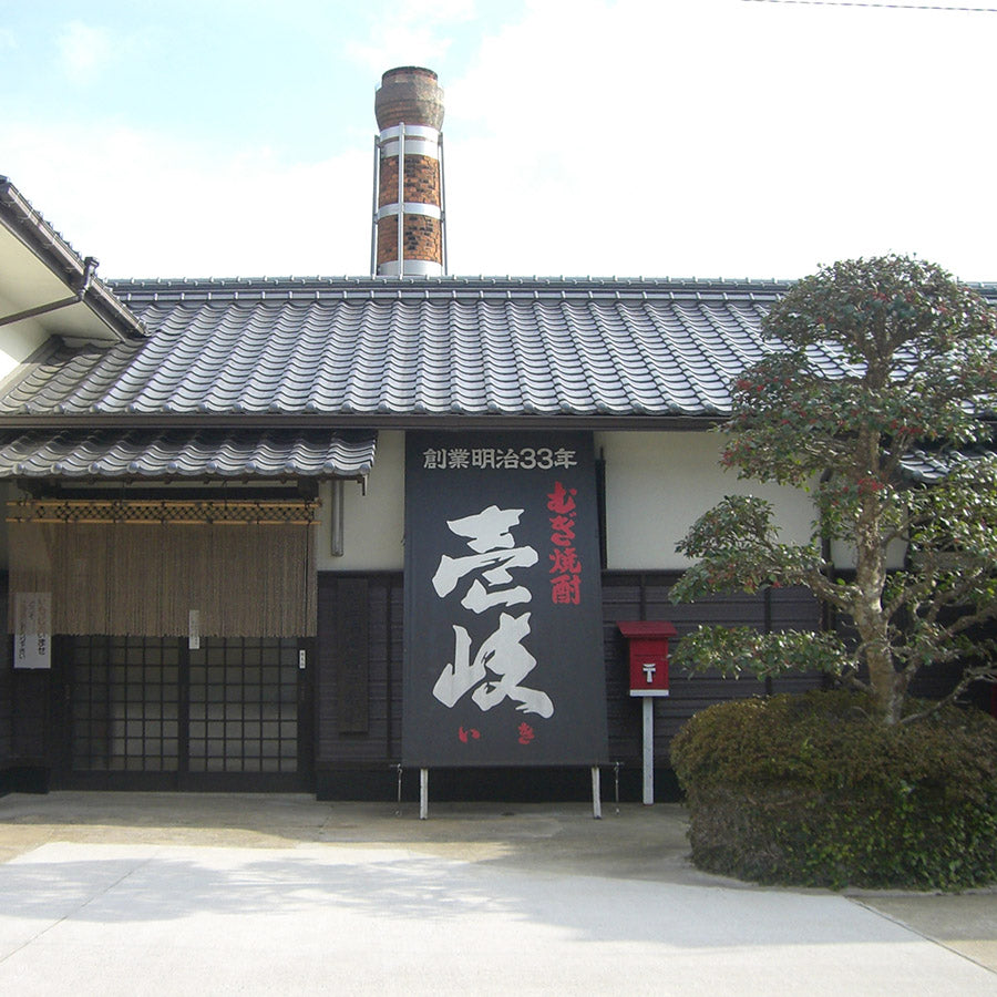 이키 슈퍼 골드 22도 — 화이트오크 숙성 보리소주 720 ml  무료배송