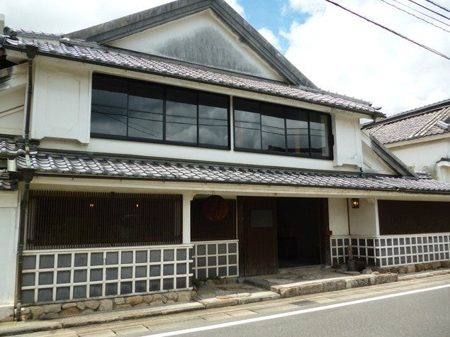 우구이스토마리 (흰색 라벨) 니고리 우메슈 1.8L / 12도 무료배송 – 부드러운 매실 과육이 그대로 녹아든 고농축 탁한 프리미엄 매실주